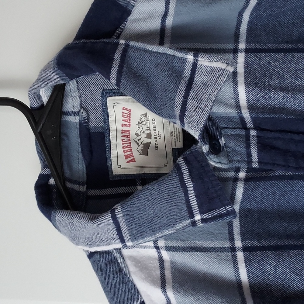 American Eagle Large Button Down Blues/White Shirt - image 4